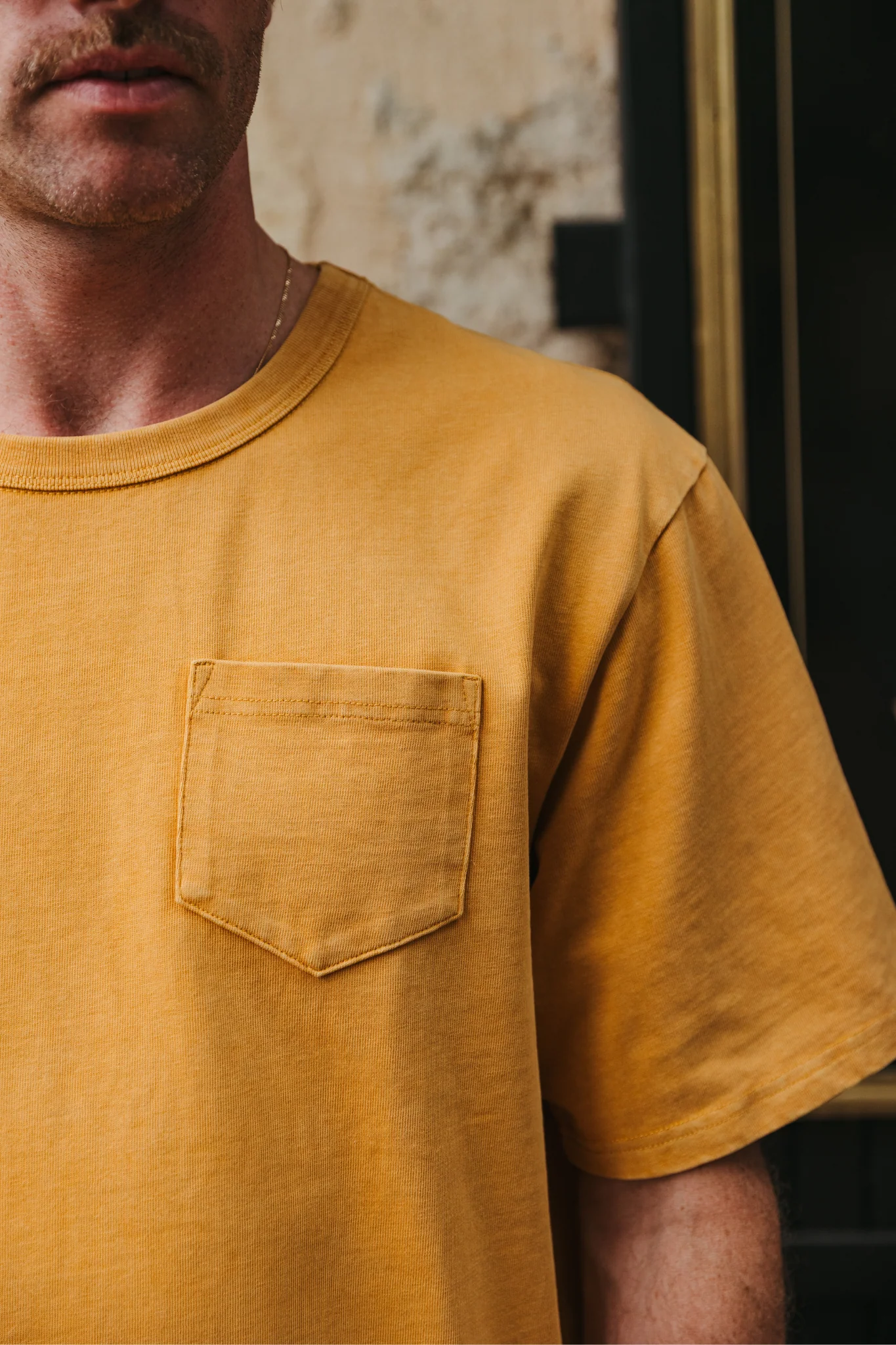 T-shirt Le Brave - Mustard - Image 2